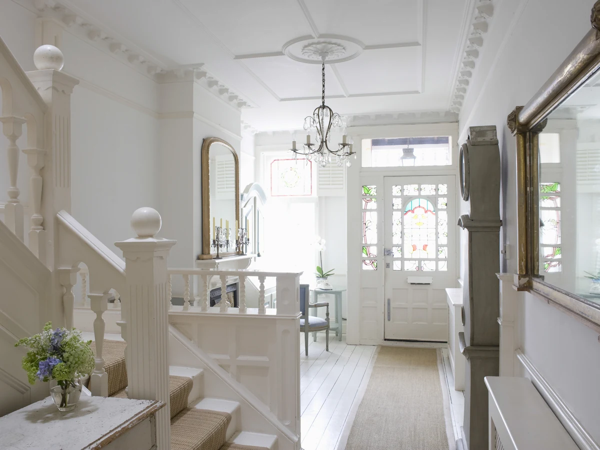 Painting costs in Cheltenham - bright Victorian hallway by Cheltenham Decorators